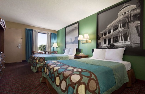 Hattiesburg Hotel | Super 8 by Wyndham Hattiesburg North