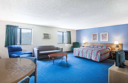 Hot Springs Hotel | Super 8 by Wyndham Hot Springs