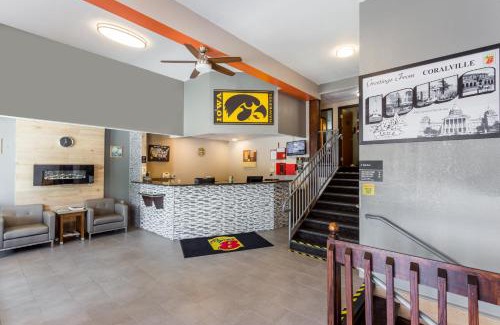 Coralville Hotel | Super 8 by Wyndham Iowa City/Coralville