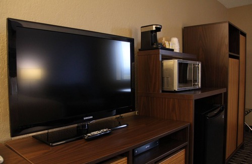 Kamloops Hotel | Super 8 by Wyndham Kamloops On The Hill