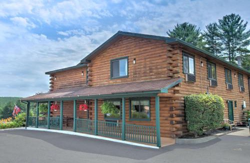 Lake George Hotel | Super 8 by Wyndham Lake George/Warrensburg Area