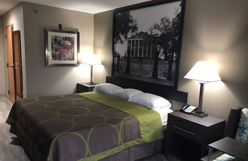 Kreole Hotel | Super 8 by Wyndham Pascagoula