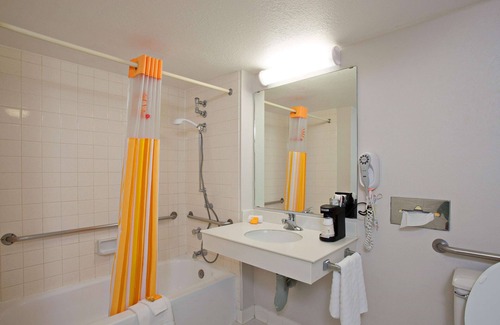 San Bernardino Hotel | Super 8 by Wyndham San Bernardino