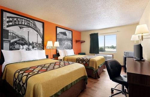 Waco Hotel | Super 8 by Wyndham Waco University Area