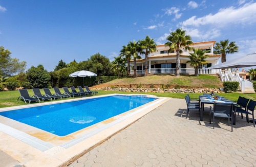 Silves Villa | Super Algarve Villa | 4 Bedrooms | Casa dos Sonhos | Pool Table | Private Pool | Pera