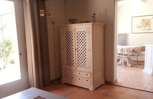 Lacoste Apartamento | Super apartment Figuier in a wonderful parc une view of the Luberon