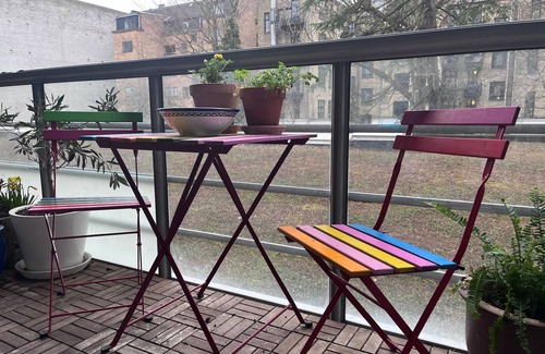 Frederiksberg C Apartamento | Super Central Familiebolig i Grøn Arkitektur