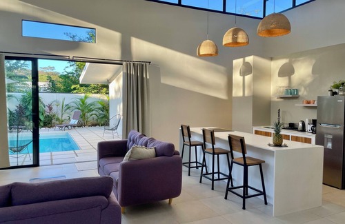 Sámara Casa | Super Central New House - Short Walk to Downtown and Beach