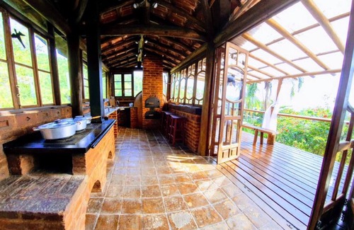 Morro da Cruz Casa | ¡CASA SUPER ENCANTADORA CON PISCINA Y VISTA!