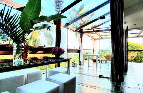 Morro da Cruz Casa | ¡CASA SUPER ENCANTADORA CON PISCINA Y VISTA!