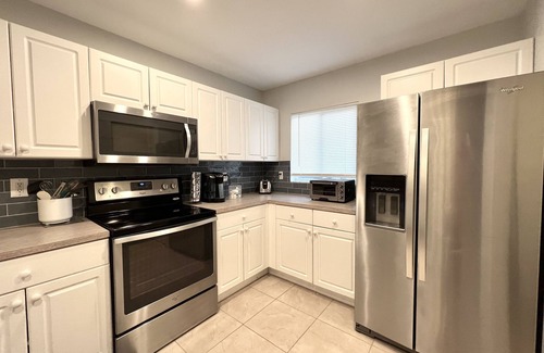 San Carlos Park Casa | Super Clean, Comfortable, & Centrally Located near RSW and FGCU