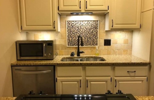 Columbia Apartamento | Super Close to Mizzou Condo 2 Bed 1 Bath