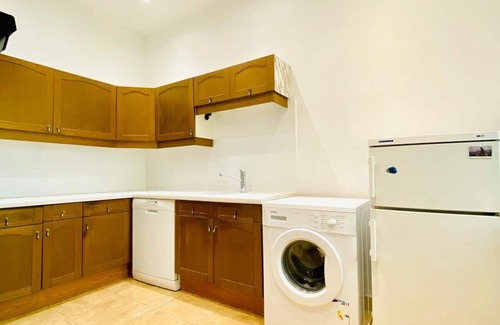 Rudolfsheim-Funfhaus Apartamento | Super Comfy 1BR&1LR Apt, 7- Min to Westbahnhof