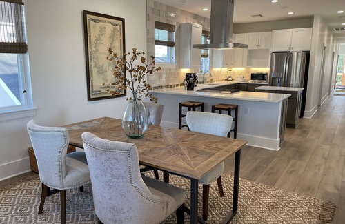 West Riverside Casa | Impecable de la parte alta Classic Home Town Gem.