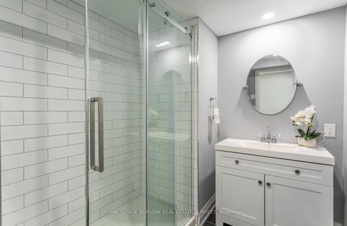 Burlington Casa | Super convenient Burlington home