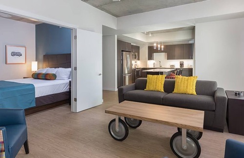 Civic District Complejo | Super convenient location in Austin