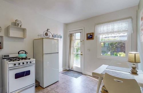 Arcata Apartamento | Super Convenient Micro-Apartment