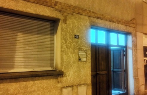 La Courneuve Apartamento | Super-convenient studio just a 1-minute streetcar ride from central Paris