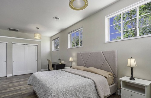 Fort Collins Apartamento | Super Cool Sleek Remodeled Warehouse Loft Space