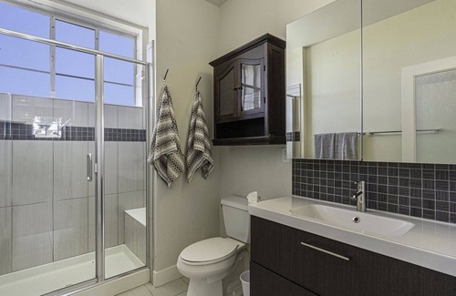 Fort Collins Apartamento | Super Cool Sleek Remodeled Warehouse Loft Space