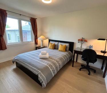 Emery Casa | Super Cosy Peaceful room with Garden view free Parking
