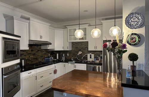 Delta Casa | Super Cozy 5 Bedroom Entire House in Ladner