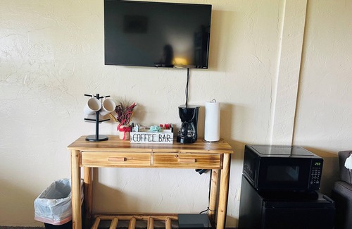 Hill City Condominio | August 15-17 reduced rate! Cozy 2-bedroom BEACH FRONT condo!