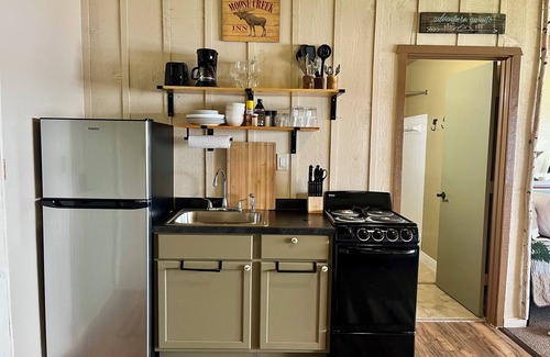Hill City Condominio | August 15-17 reduced rate! Cozy 2-bedroom BEACH FRONT condo!