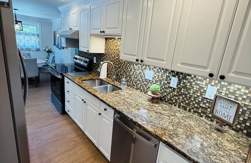 Southwest Raleigh Casa | Super Cute 3BR home- Great Location! Walk to Levno & Carter-Finley