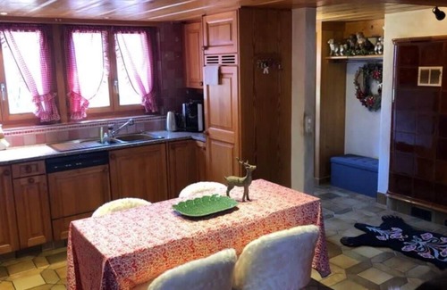 Rougemont Apartamento | Super Cute and Cozy Chalet in the Village Center