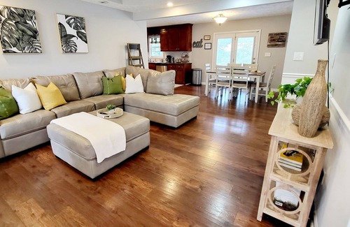 Pine Forest Casa | 🌟Super Cute & Comfy Charmer; Baby-Friendly; 7 miles to Ft Bragg🌟