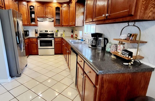 Pine Forest Casa | 🌟Super Cute & Comfy Charmer; Baby-Friendly; 7 miles to Ft Bragg🌟