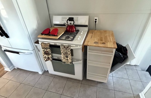 Dearborn Cabaña | Super cute cottage in Dearborn
