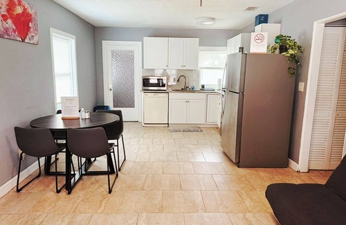 Southside Casa | Super Cute & Cozy Home Near Everything With Fenced Back Yard, TV, A C, W/ D