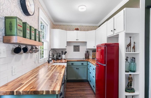 Mobile Cabaña | Historic Cottage close to downtown Mobile