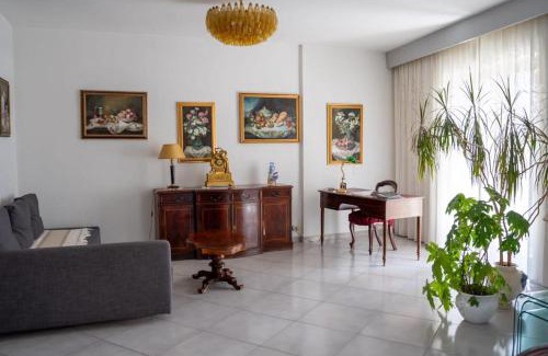 Materdei Apartamento | Super Elegante Napoli Centro con posto auto e wifi veloce
