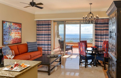 Paraíso Escondido Complejo | Super Executive suite 7th Flr gorgeous views 1 bdrm, 2 bth, huge patio & Jacuzzi