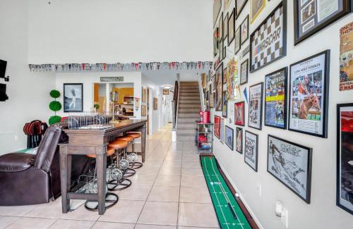 Canyon Lake Casa | Super Fans at Coddiwomple Cottages