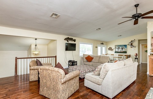 City-by-the Sea Casa | Super fishing location near Estes Flats, Redfish Bay, and the Intracoastal Waterway!