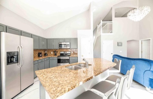 West Kissimmee Casa | Super Glam- Designs Game Room Pool