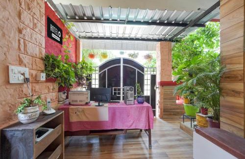 Uchiyarda Hotel | Super Hotel O Jodhpur Cantt Railway Junction Formerly Jannat Residency