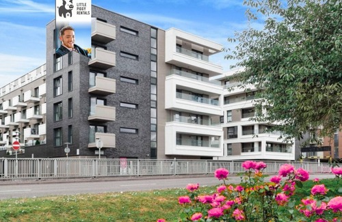 Stevenage Apartamento | Super King Balcony Suite - Luxury, Eco, Fast Wi-Fi
