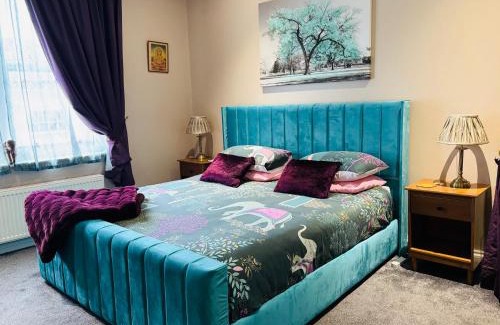 St Leonards-On-Sea Casa | Super King, Close to Beach, Shops, Train, Shared Bathroom