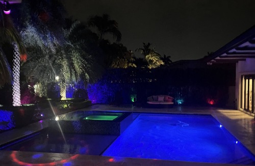 Miami Gardens Casa | Super LUXURY 5BR house with pool in Maimi