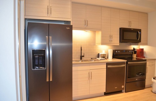 Fort Gary Condominio | Super luxury & brand new one-bedroom condominium unit @ Bridgwater.