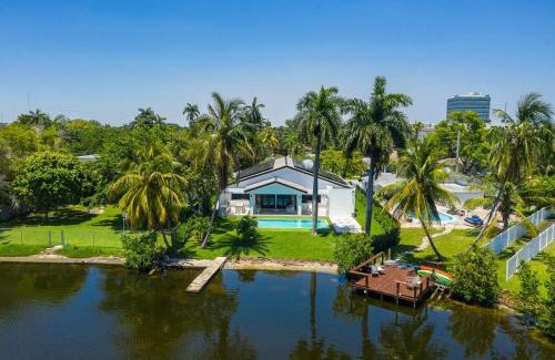 Ojus Casa | Super Modern Waterfront Paradise Near the Beach