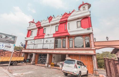 Cibinong Hotel | SUPER OYO 1640 Fallinda Hotel