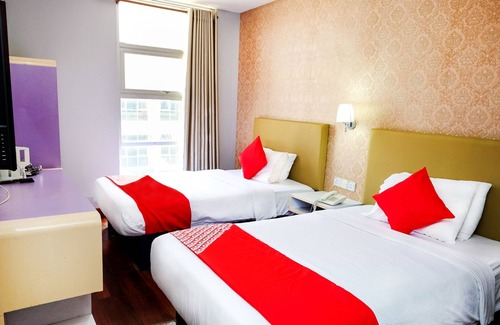 Pekan Melayu Hotel | Super OYO 546 Grand City Hotel