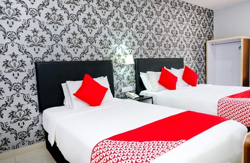 Pekan Melayu Hotel | Super OYO 546 Grand City Hotel