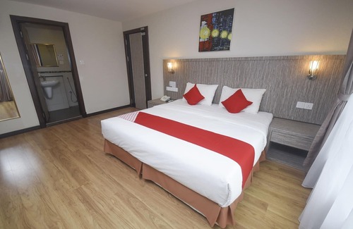 Miri Hotel | Super OYO 985 Hotel Nur